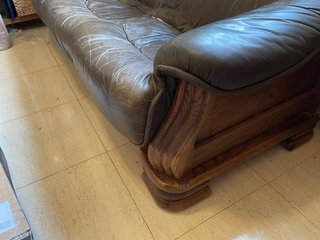 Sofá y sillones de piel para restaurar