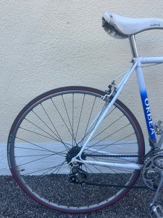 Bici carretera Orbea clásica en Castro Urdiales