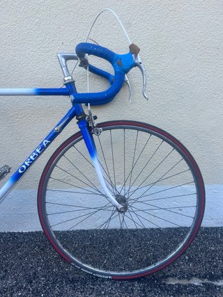 Bici carretera Orbea clásica en Castro Urdiales