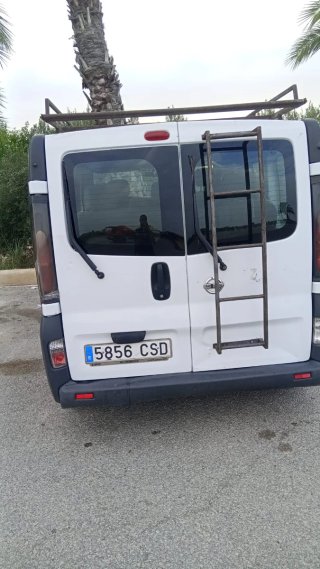 Nissan premaster  2004