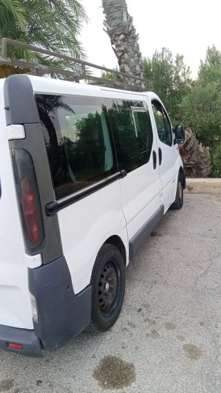 Nissan premaster  2004