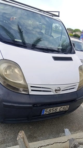Nissan premaster  2004