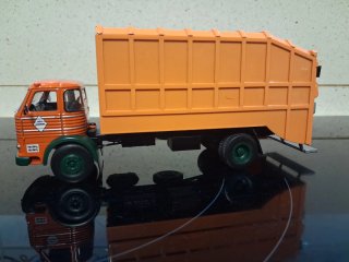 Pegaso Comet Basurero 1/43