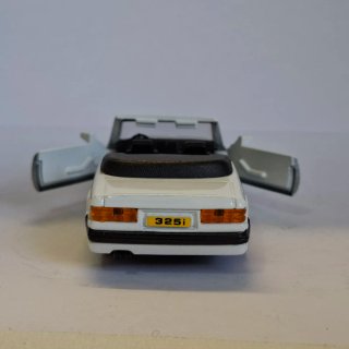 BMW 325i Cabrio Maisto 1:37 Blanco