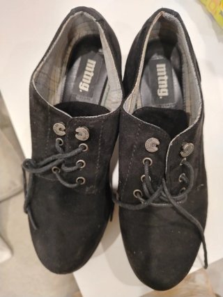 Zapatos de ante con tacón ancho