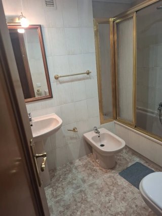 Habitación individual o pareja en Mislata con baño