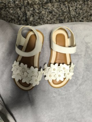 Sandalias Niña Flores Blancas 28