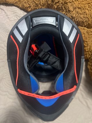 Casco de moto MT Helmets negro
