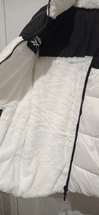 Anorak Reebok Negro y Blanco