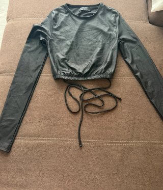 Bershka Blusa XS efecto piel