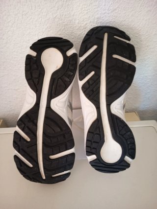 Zapatillas deportivas mujer plateadas y blancas