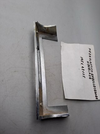 Pieza Plástico Embellecedora Niquelada