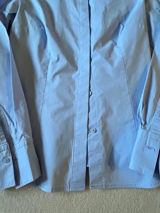 Camisa azul de manga larga