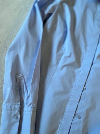 Camisa azul de manga larga