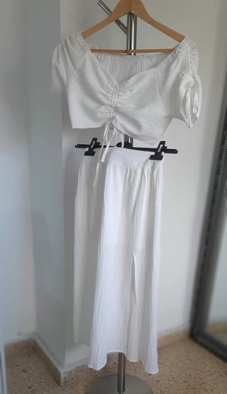 Conjunto top + falda. Nuevo sin estrenar. Blanco.
