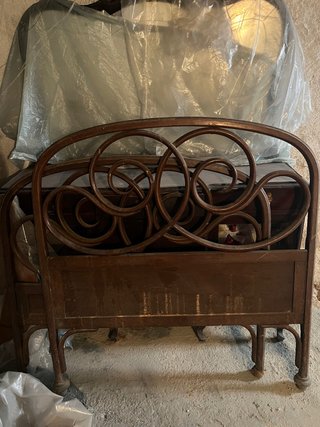 Cabezal y pie de cama antiguo de madera