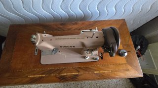Máquina de coser Singer beige