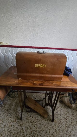 Máquina de coser Singer beige