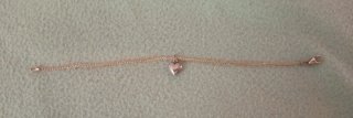 Pulsera con colgante de corazón