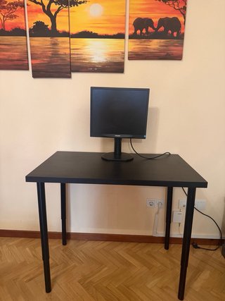 Escritorio Ikea Negro ajustable en altura