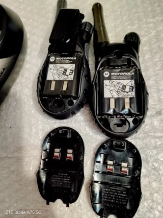 Walkie Talkie Motorola T5522 Cargador Doble.