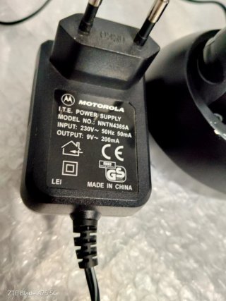 Walkie Talkie Motorola T5522 Cargador Doble.
