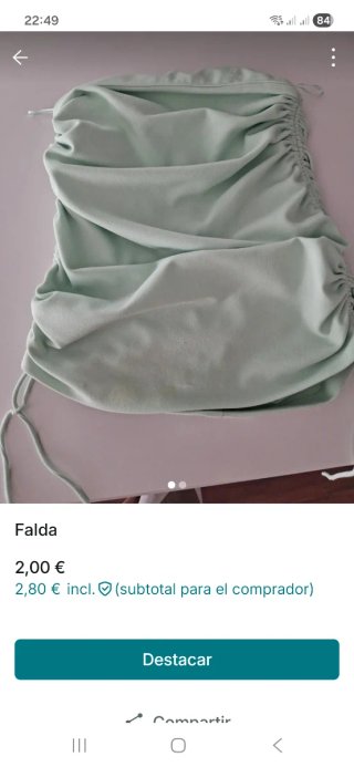 Falda verde con fruncido lateral