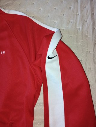 Chaqueta deportiva Nike roja