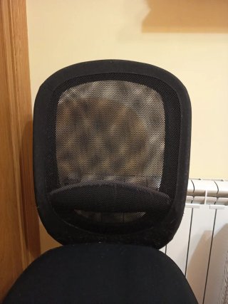 Silla de escritorio negra con ruedas