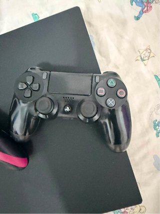 Consola PS4 + 2 Mandos + Juegos