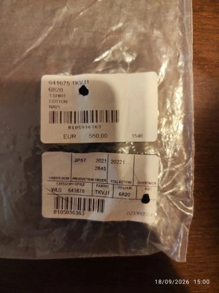 T-shirt Balenciaga nera prezzo trattabile