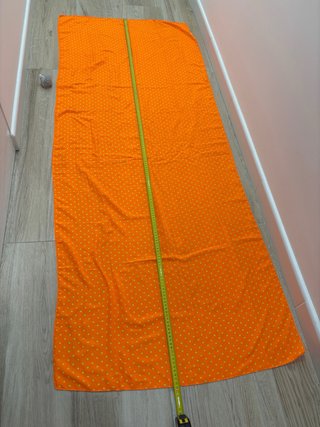 Fular naranja con lunares