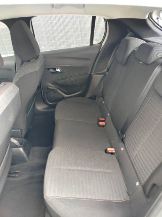 Peugeot 208 2021