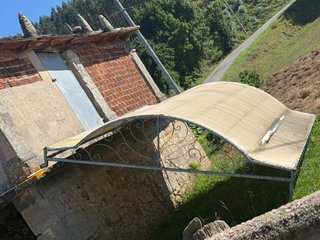 Carpa pérgola tela y metal beige
