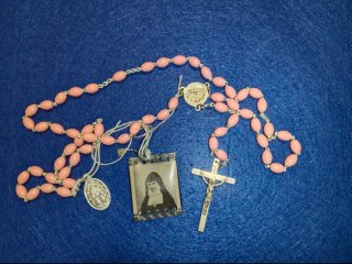 Relicario Beata Rafaela María + Rosario y medalla