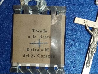 Relicario Beata Rafaela María + Rosario y medalla