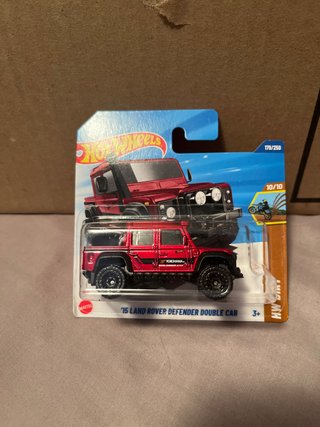 Hot Wheels Land Rover Defender Doble Cabina Rojo