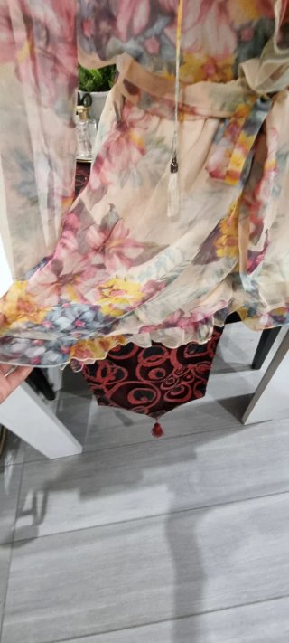 Mono corto floral volantes talla M