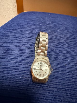 Reloj Casio Mujer Plata y Blanco