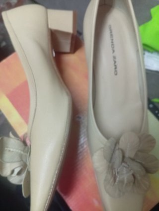 Zapatos Brenda Zaro Beige Flores Talla 38