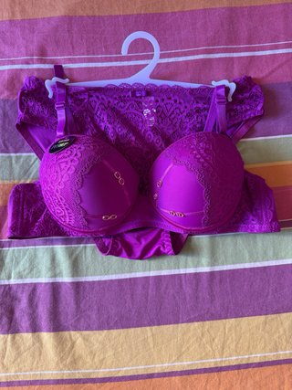 Conjunto lencería morado encaje talla 85B
