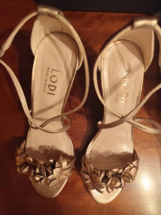 Sandalias Lodi Piel Doradas, usadas una vez