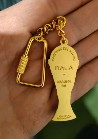 Moneda y Llavero copa del mundo FIFA 1982