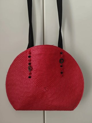 Bolso redondo de paja rojo