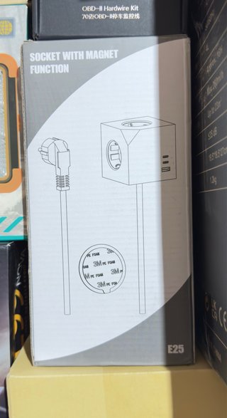 Enchufe con imán y 2 USB