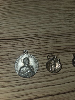 4 Colgantes Vírgen y Jesucristo