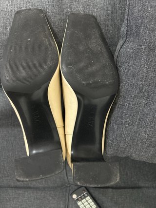 Botines Beige Tacón Cuadrado