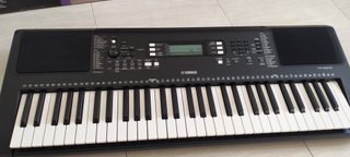 Teclado Yamaha PSR-E373