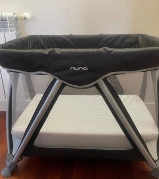 Minicuna Nuna de viaje  con colchón