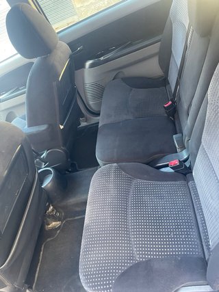 Mitsubishi Grandis 2006